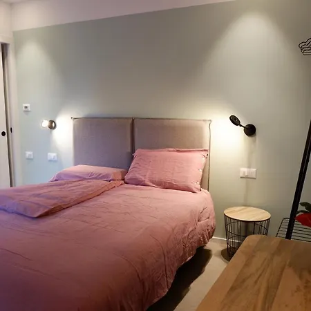 Muros - Modern Living In Apartment Trento